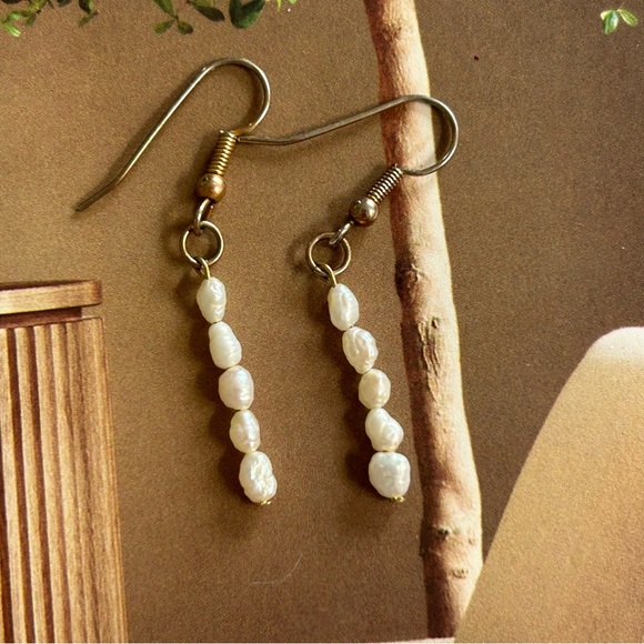 Vintage Freshwater Pearl Dangly Earrings - Picture 1 of 3